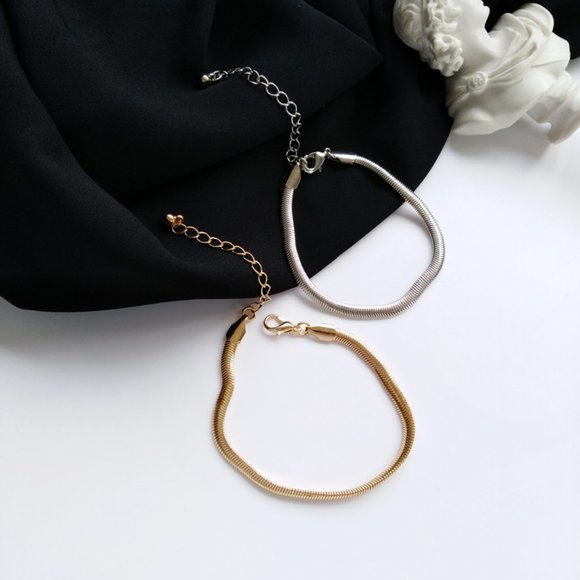 Chain Golden Bracelet - Picture 8 of 11